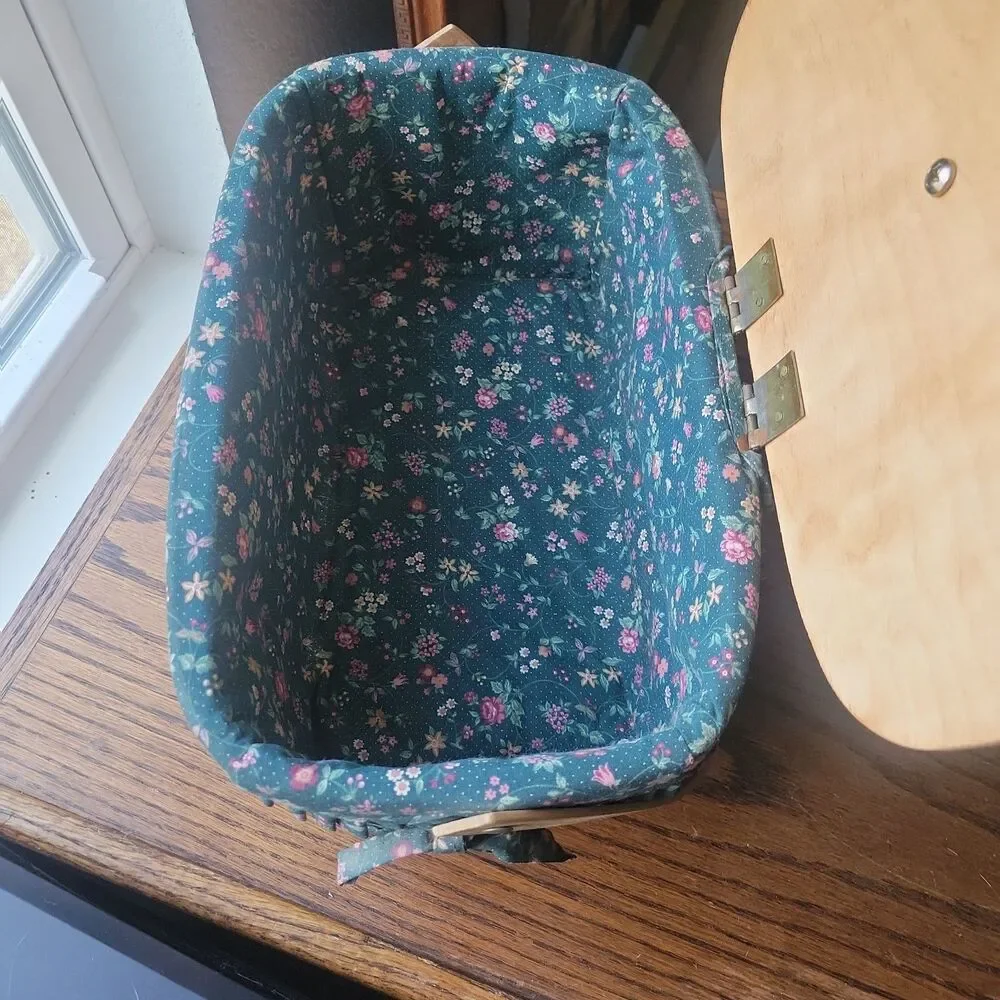 Peterboro Basket Co Footed Woven Basket w Lid & Liner Floral Fabric 12x7x7.5 VTG